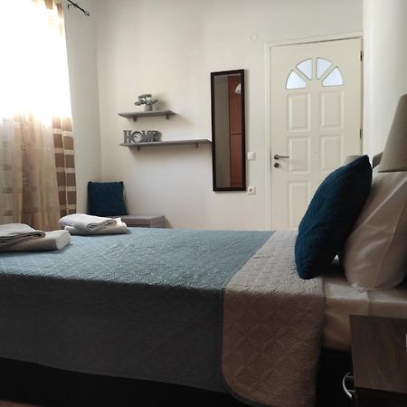 Nickthegreekapartment Galatas  Bagian luar foto