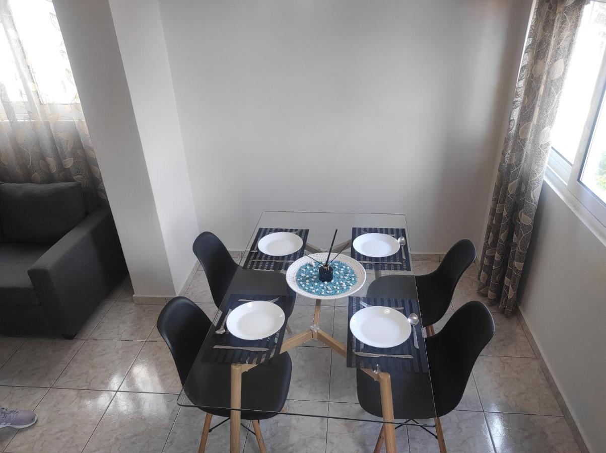 Nickthegreekapartment Galatas  Bagian luar foto