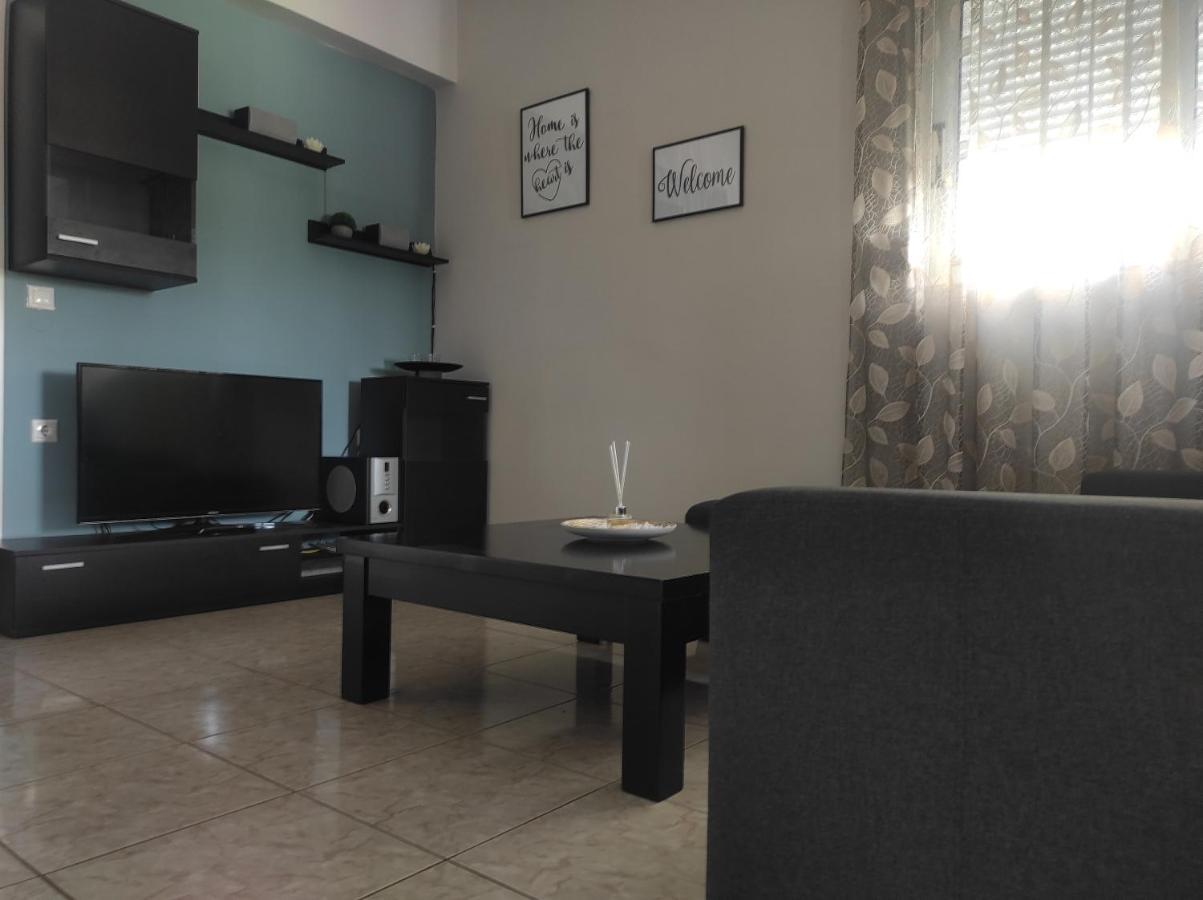 Nickthegreekapartment Galatas  Bagian luar foto