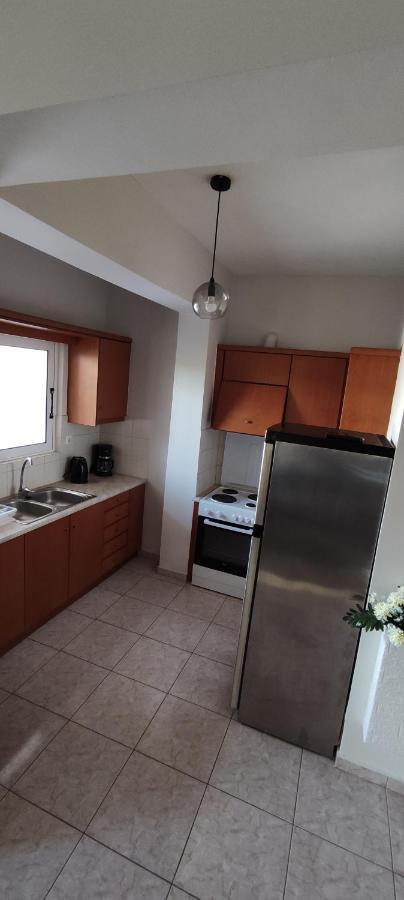 Nickthegreekapartment Galatas  Bagian luar foto