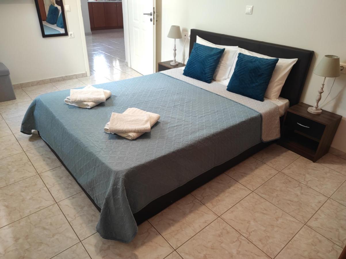 Nickthegreekapartment Galatas  Bagian luar foto